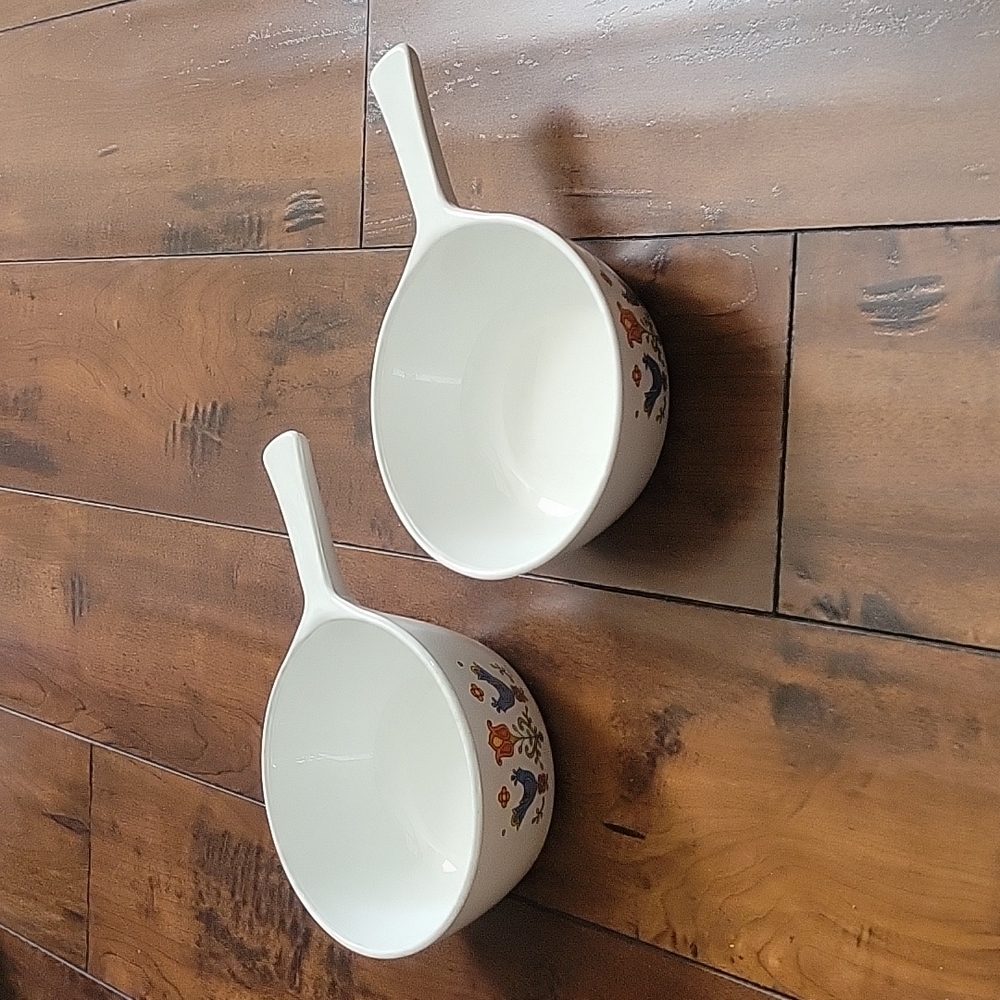Set of 2 Corningware Friendship Saucepans - Country Festival pattern